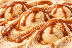 キャラメルソース,キャラメル,バニラアイス,アイスクリーム,バニラ,ソフトクリーム,アイス,クリーム,フレーバー,清凉,夏,涼,冷,スイーツ,デザート,おやつ,菓子,お菓子,冷菓子,甘い,カロリー,テクスチャー,テクスチャ,垂れ,texture,sweet,summer,icecream,ice,caramel,vanilla,AI生成素材