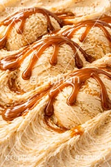 キャラメルソース,キャラメル,バニラアイス,アイスクリーム,バニラ,ソフトクリーム,アイス,クリーム,フレーバー,清凉,夏,涼,冷,スイーツ,デザート,おやつ,菓子,お菓子,冷菓子,甘い,カロリー,テクスチャー,テクスチャ,垂れ,texture,sweet,summer,icecream,ice,caramel,vanilla,AI生成素材