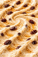 ラムレーズンアイスクリーム,ラム,レーズン,ラムレーズン,干しぶどう,アイスクリーム,ソフトクリーム,アイス,クリーム,フレーバー,清凉,夏,涼,冷,スイーツ,デザート,おやつ,菓子,お菓子,冷菓子,甘い,カロリー,テクスチャー,テクスチャ,texture,sweet,summer,icecream,ice,rum,raisin,AI生成素材