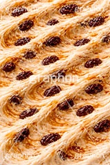 ラムレーズンアイスクリーム,ラム,レーズン,ラムレーズン,干しぶどう,アイスクリーム,ソフトクリーム,アイス,クリーム,フレーバー,清凉,夏,涼,冷,スイーツ,デザート,おやつ,菓子,お菓子,冷菓子,甘い,カロリー,テクスチャー,テクスチャ,texture,sweet,summer,icecream,ice,rum,raisin,AI生成素材