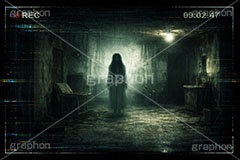 心霊映像,ホラー,恐怖,怖い,オバケ,おばけ,幽霊,心霊,心霊写真,心霊スポット,呪い,ゴースト,監視,監視カメラ,モニタ,モニター,液晶,画面,TV,テレビ,放送,記録,放送事故,映像,現象,動画,horror,television,ghost,AI生成素材