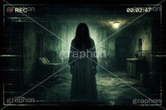 心霊映像,ホラー,恐怖,怖い,オバケ,おばけ,幽霊,心霊,心霊写真,心霊スポット,呪い,ゴースト,監視,監視カメラ,モニタ,モニター,液晶,画面,TV,テレビ,放送,記録,放送事故,映像,現象,動画,horror,television,ghost,AI生成素材