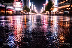 雨の日の交差点,都会,夜景,雨の日,雨,梅雨,無人,交差点,横断歩道,道路,夜,アスファルト,水たまり,水溜まり,rain,asphalt,AI生成素材