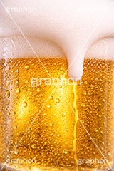 あふれる泡,ビール,水滴,泡,冷え,生ビール,ビア,ビールジョッキ,ジョッキ,生中,大麦,麦芽,飲み,家呑み,呑み,一杯,注がれた,夏,飲む,飲み物,飲料,飲み会,ドリンク,お酒,酒,アルコール,冷,グルメ,乾杯,カンパイ,垂れ,beer,summer,AI生成素材