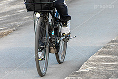 自転車,走る,走行,タイヤ,チャリ,ルール,マナー,交通,徐行,違反,距離,人物,街角,街角スナップ,スピード,サイクリング,bicycle,フルサイズ撮影